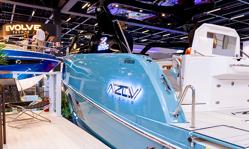 Azov 290C: novo lançamento da Azov Yachts combina sofisticação, esportividade e conforto